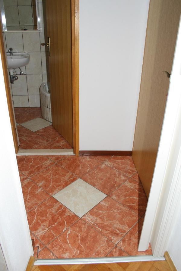 Apartments And Rooms By The Sea Zaostrog, Makarska - 2661 Exterior photo